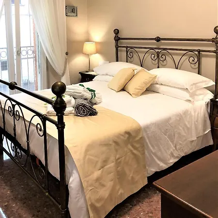 Baronia Luxury Bed & Breakfast *